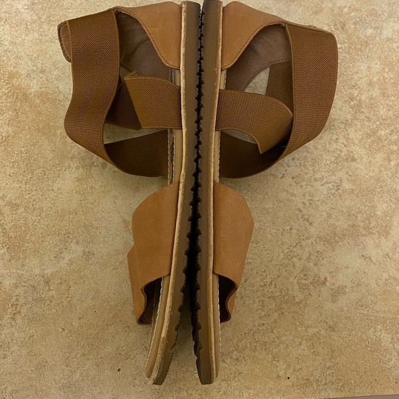 SOREL Ella Crisscross Sandals - Picture 5 of 7